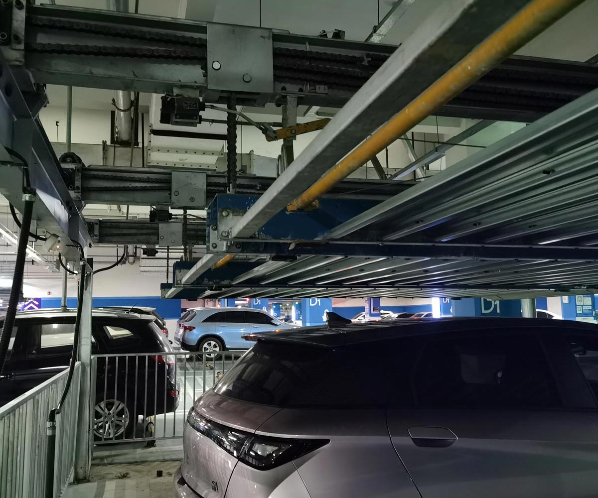 雙層簡易式停車設(shè)備安裝.jpg